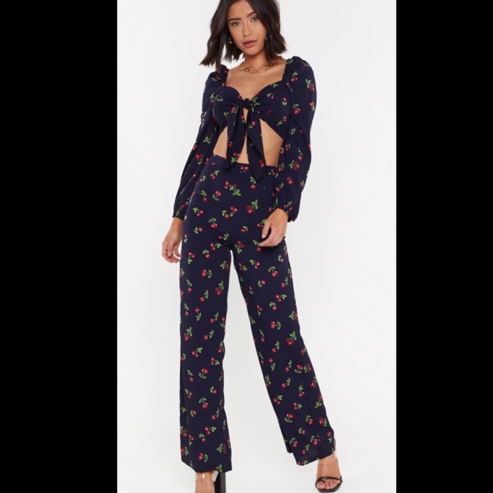 *NWT* Nasty gal High Waist Trousers